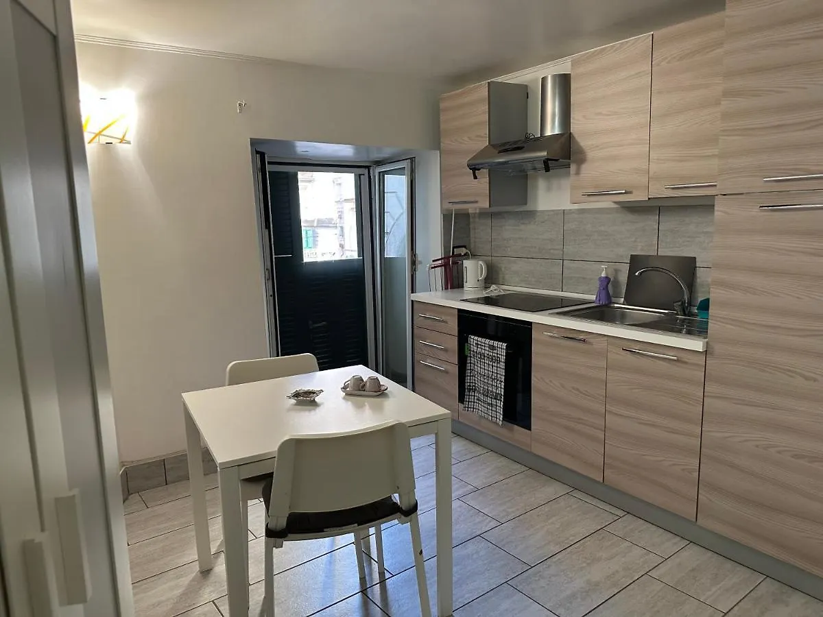 Cyrus Home Naples 0*,